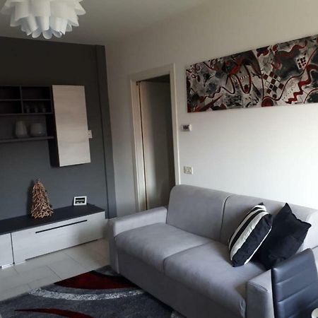 My Home Apartment Міра Екстер'єр фото