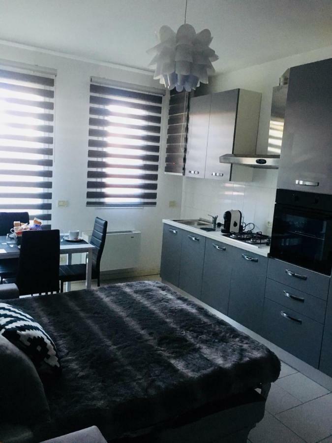 My Home Apartment Міра Екстер'єр фото